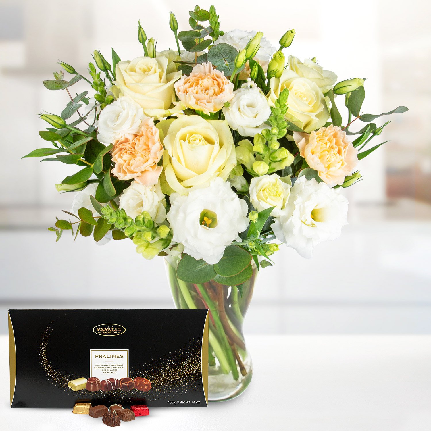 Graceful Deluxe Gift B&M Flowers
